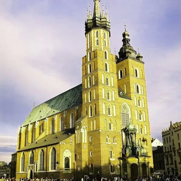 Jak wygląda kościół Mariacki? Architektura i detale warte uwagi