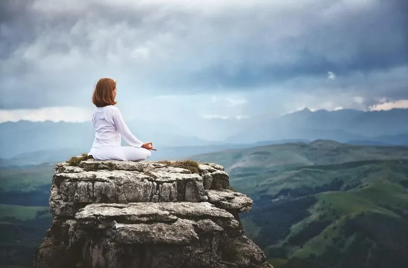 Alternatywy dla liturgii: jaka modlitwa zamiast mszy może zbliżyć do duchowości?