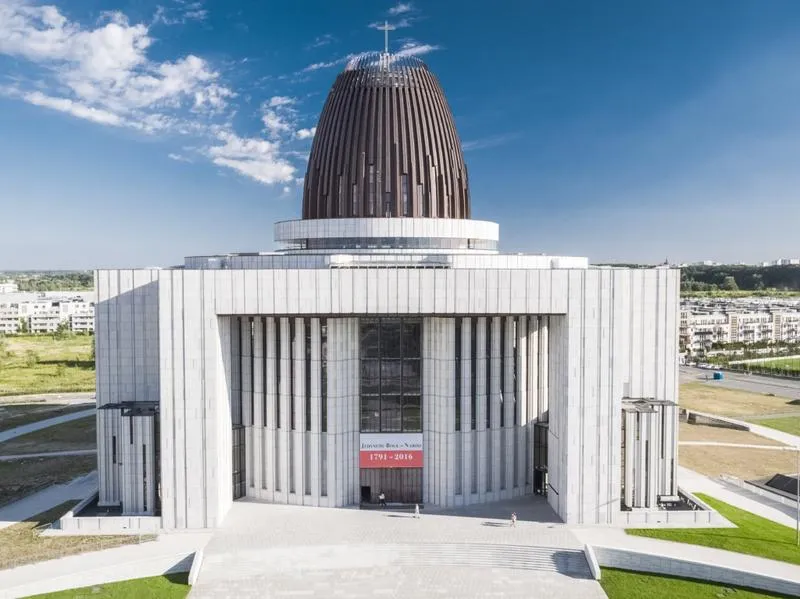 Gdzie w Warszawie na mszę? Oto najlepsze lokalizacje i ich godziny