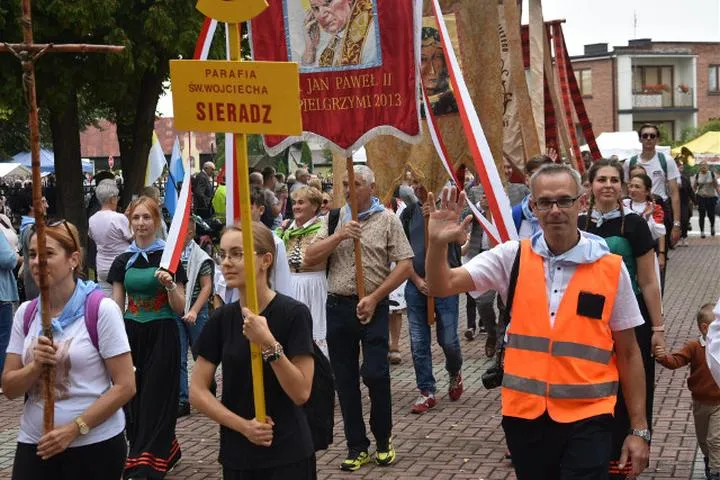 Ile trwa msza w tygodniu? Zaskakujące różnice w czasie trwania ceremonii