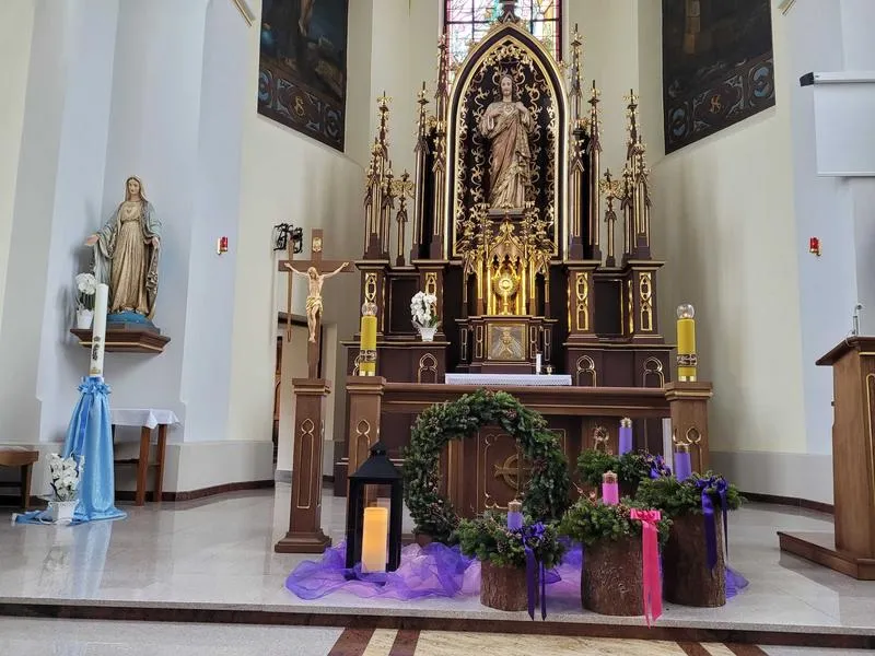 Imprezowanie w adwencie? Odkryj zaskakujące spojrzenie na tradycje!