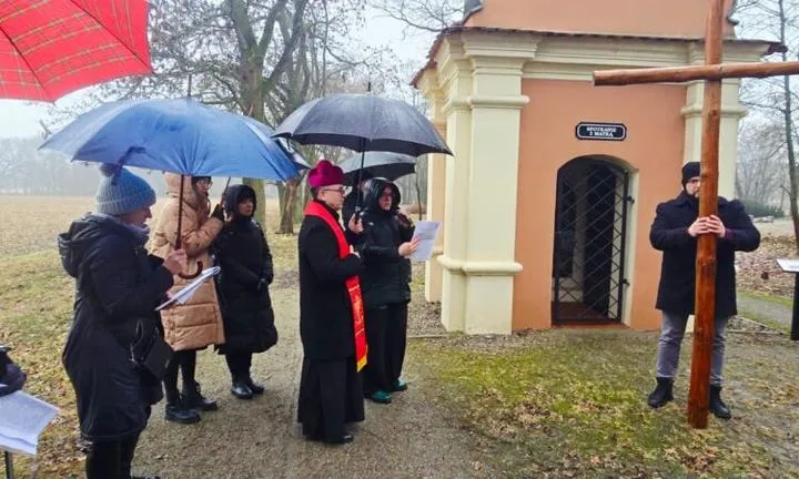 Modlitwa po wejściu do kościoła – tradycyjne praktyki, które warto poznać