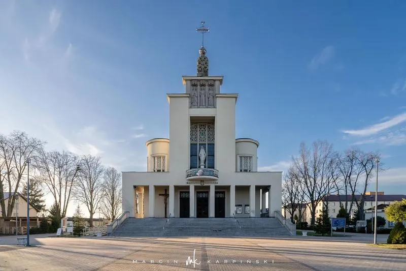 Przewodnik po zamawianiu mszy świętej w Niepokalanowie – unikaj powszechnych błędów