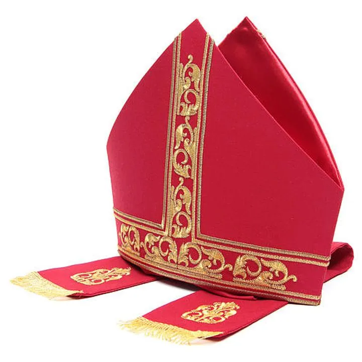 Sekrety mitry: jak nazywa się nakrycie głowy biskupów i co kryje się za jego symboliką?