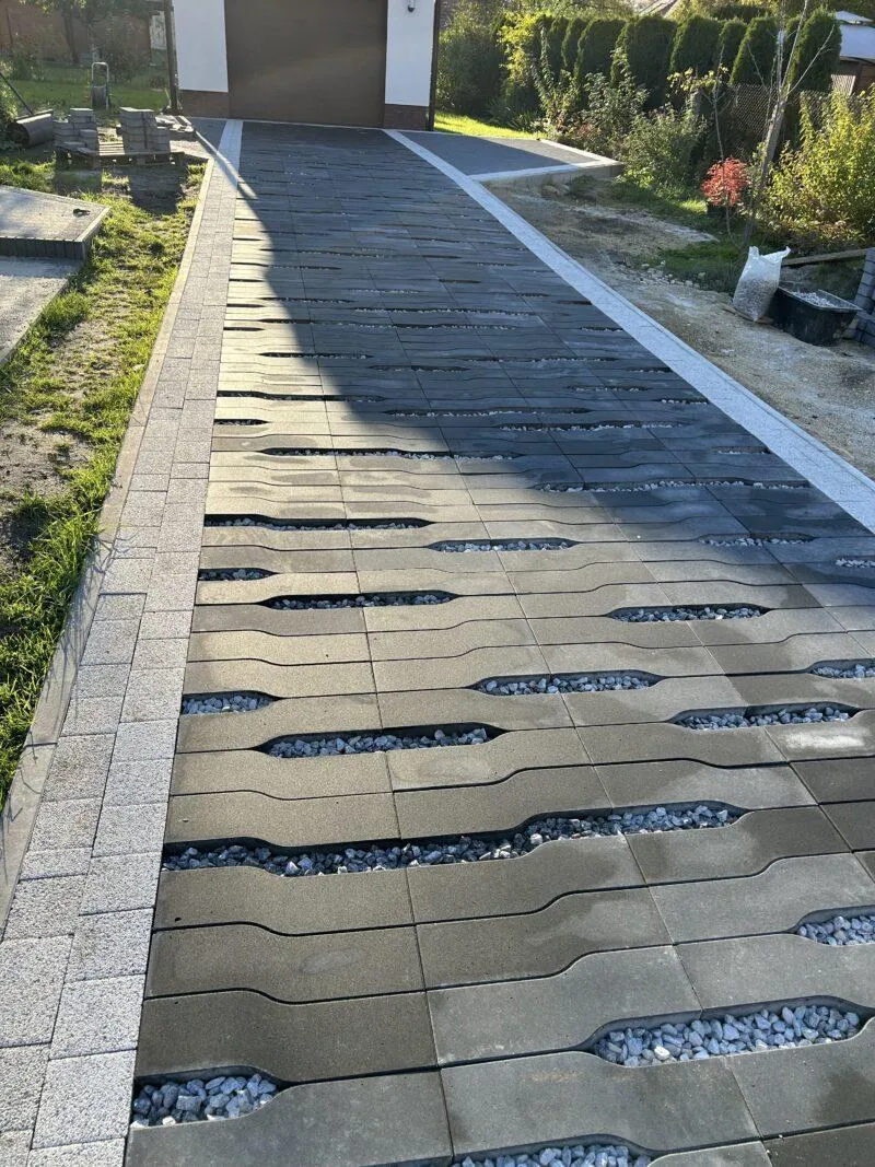 Oszczędności przy układaniu kostki brukowej