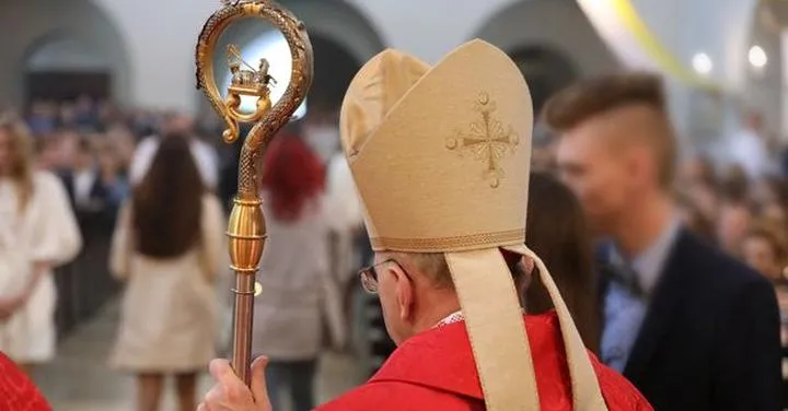 Zarobki biskupów w Polsce